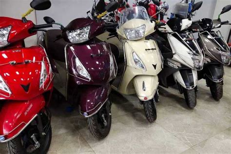 屋根付き バイク 125cc 中古：雨の日も快適な移動手段の可能性